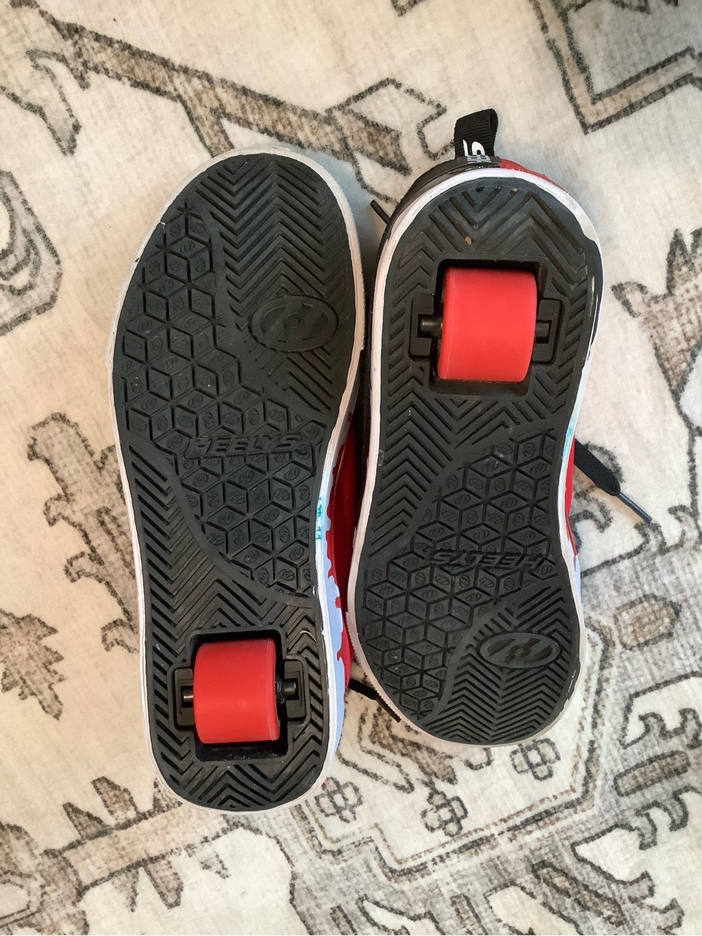 Heelys Black and Red Dual-Color Skate Shoes - Picture 6 of 6
